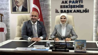 Bakan Göktaş, AK Parti Eskişehir İl Başkanlığını ziyaret etti