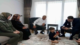 Bakan Kurumdan depremzede Yusuf ve dedesine ziyaret