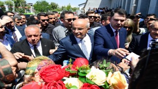 Bakan Murat Kurumdan Başkan Er ile Belediye Meclis üyelerine teşekkür