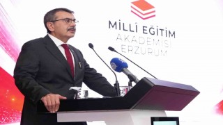 Bakan Tekin: Hayatın çok hızlı değiştiği bir dönemi yaşıyoruz