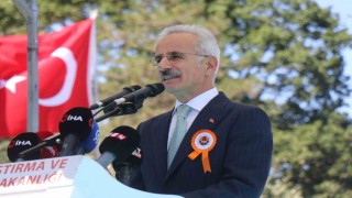 Bakan Uraloğlu: Ayasofya ile yaşıt 1500 yıllık Sangarios Köprüsünü şehrimizin simgesi olarak yeniden canlandırdık