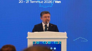 Bakan Yumaklı: Van Gölünün hazinelerini keşfetmek için değil korumak için varız