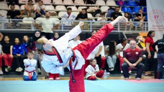 Balıkesırde 15 Temmuz ruhu ile taekwondo poomsae heyecanı başladı