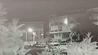 Balkonda oynayan çocuğun ateşle oyunu alt kattaki döşeme atölyesini küle çevirdi