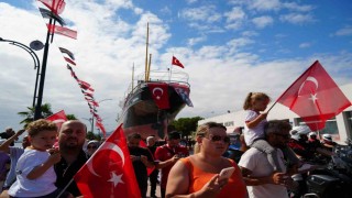 Bandırma Vapuru karadan yürütülerek yeni yerine taşındı: Mehter marşı ile karşılandı