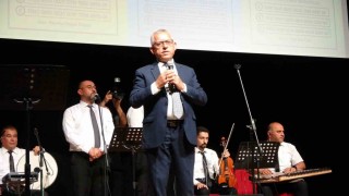 Başkan Arslan, çocuklar için şarkılar söyledi
