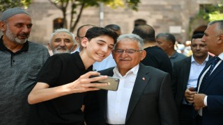 Başkan Büyükkılıç, Kayserinin en beğenilen ilk 5 siyasetçisi arasında