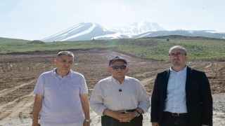 Başkan Büyükkılıç müjdeyi verdi: Erciyesin Develi Kapısına yürüyen bant