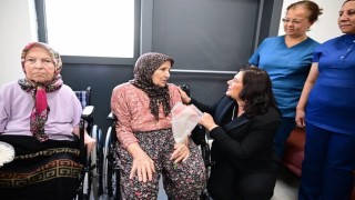 Başkan Çerçioğlu, yaşlı çınarların yanında