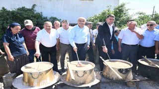 Başkan Er, Darendede aşure programına katıldı