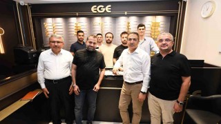 Başkan Erdoğan üye ve esnaf ziyaretlerine devam ediyor