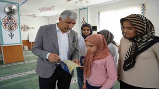 Başkan Hallaç çocukların Kuran heyecanına ortak oldu