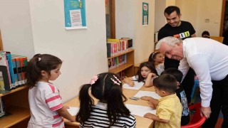 Başkan Şadi Özdemir, çocuklar ve ebeveynleri ile kütüphane buluştu