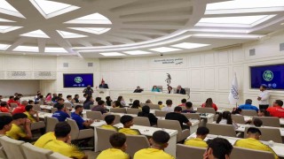 Başkan Şahin, belediyenin başarılı sporcularıyla bir araya geldi