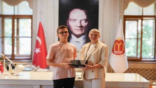 Başkan Subaşı, YKS Türkiye Birincisi Abdullah Usluyu belediyede ağırladı