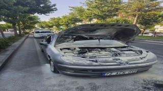 Batman'da araç yangını vatandaşların müdahalesiyle söndürüldü
