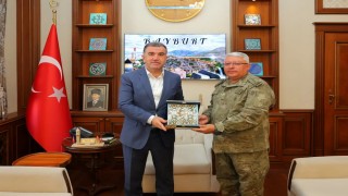Bayburt Garnizon Komutanlığında görev değişimi