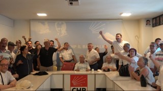 Bilecikte CHP binasında gergin anlar