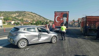 Bilecikte kamyonet ile otomobil çarpıştı: 1 yaralı