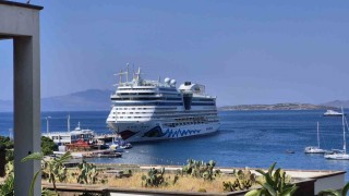 Bodrum'a 3 gemiyle 2 bin 761 turist geldi