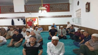 Bu cami yatsı namazlarında dolup taşıyor