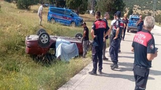 Burdurda otomobil şarampole devrildi: 1 ölü, 1 yaralı