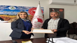 Burhaniyede ipek böcekçiliğinde ilk kozalar hasat edildi