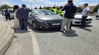 Bursa İnegölde otomobil motorsiklete çarptı:2 yaralı