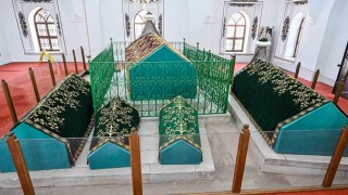 Bursa'da hanedan türbelerindeki puşideler yenileniyor