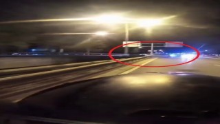 Bursada otomobil bariyerlere çarpıp böyle takla attı...Feci kaza kask kamerasında