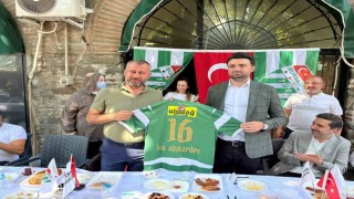 Bursaspor Başkanı Enes Çelik Kapalı Çarşıda esnafla buluştu