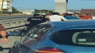 Büyükçekmecede tekme tokat yol kavgası