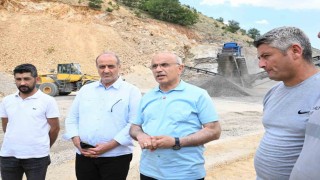 Büyükşehir mobil konkasörlerle hem üretiyor hem hızlı hizmet veriyor