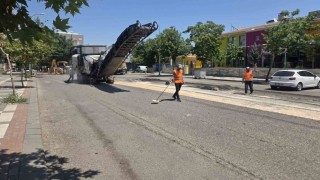 Büyükşehir Siverek merkezinde asfaltlama çalışması yaptı