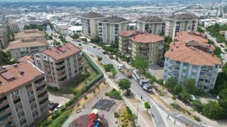 Büyükşehir Üçevler Mahallesinde asfalt yeniliyor