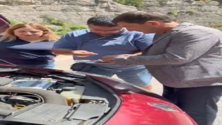 Cehennem Deresi Kanyonuna gitmek isteyen ailenin aracı yolda kalınca yardımlarına belediye başkanı koştu
