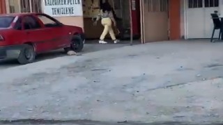 Çekiçli kadın öfkesini böyle kustu
