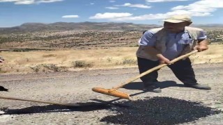 Çermikte mahalle yolu muhtar ve vatandaşlar tarafından onarıldı