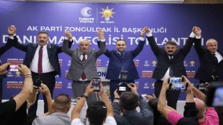 CHP'den istifa eden iki meclis üyesi AK Partiye geçti, rozetleri Bakan Kacır taktı