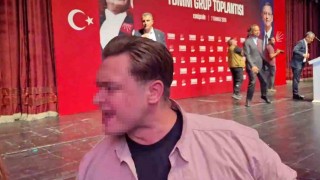 CHPnin grup toplantısında basın mensuplarına fiziksel müdahale