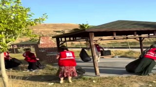 Cizrede Kızılay gönüllülerinden çevre temizliği seferberliği
