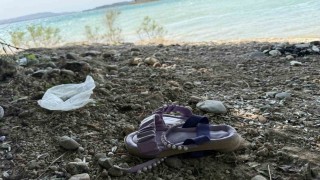Çocuğunun terliğini almak için suya girdi, boğulup hayatını kaybetti