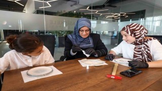 Çocuklar ve aileleri Japon sanatıyla tanıştı
