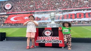 Çorum FK taraftarları şampiyonluk kupasıyla buluştu