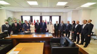 Cumhurbaşkanı Erdoğan, AK Parti İstanbul İl Başkanlığını ziyaret etti