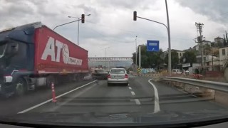 D-650de yürekleri ağza getiren kaza kamerada
