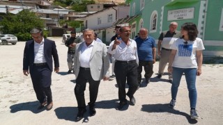 Darendede Yenipınar Mahallesine menfez, mahalle konağı ve yol yatırımı