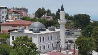 Depremin ardından inşa edilen 131. cami dualarla ibadete açıldı