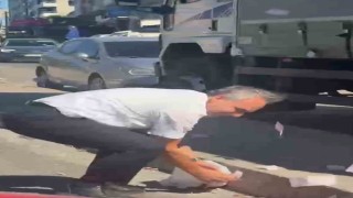 Deste deste paralar yola saçıldı, trafik tamamen durdu