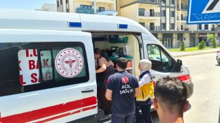 Devrilen motosikletteki 2 kişi yaralandı